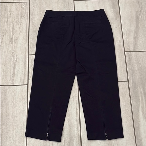 WHBM Women's Black Dress Pants With Zipper Detail Up Back Calfs Size 8 - Picture 4 of 4